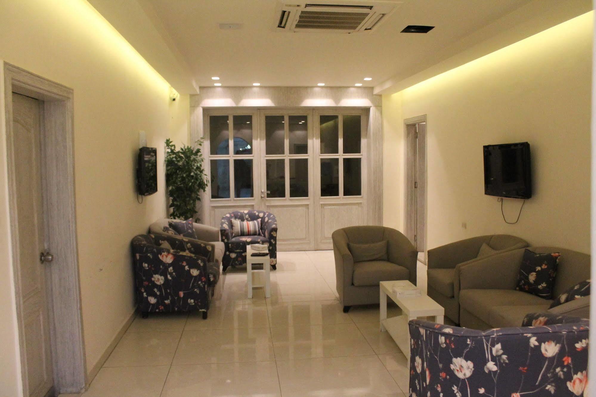 Alballouti Hotel Suites Amman Extérieur photo