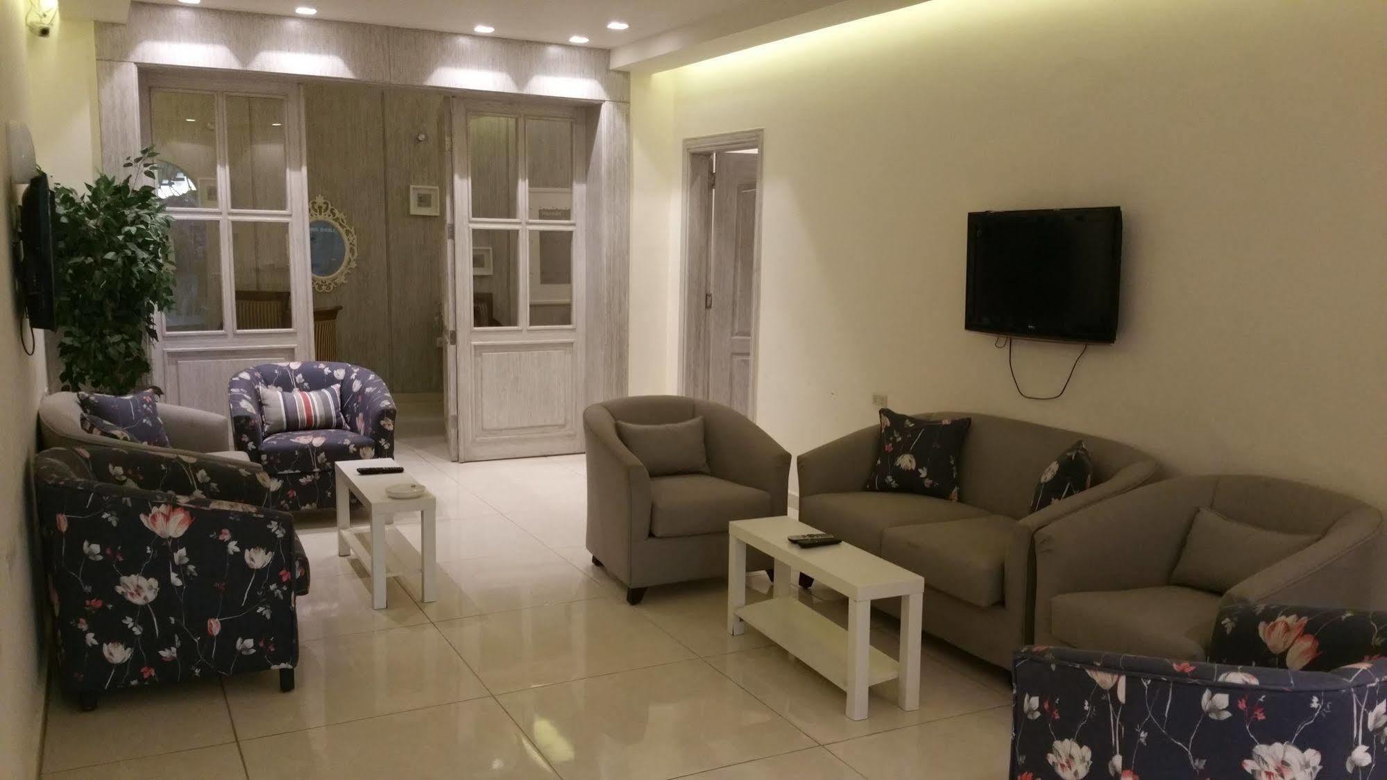 Alballouti Hotel Suites Amman Extérieur photo