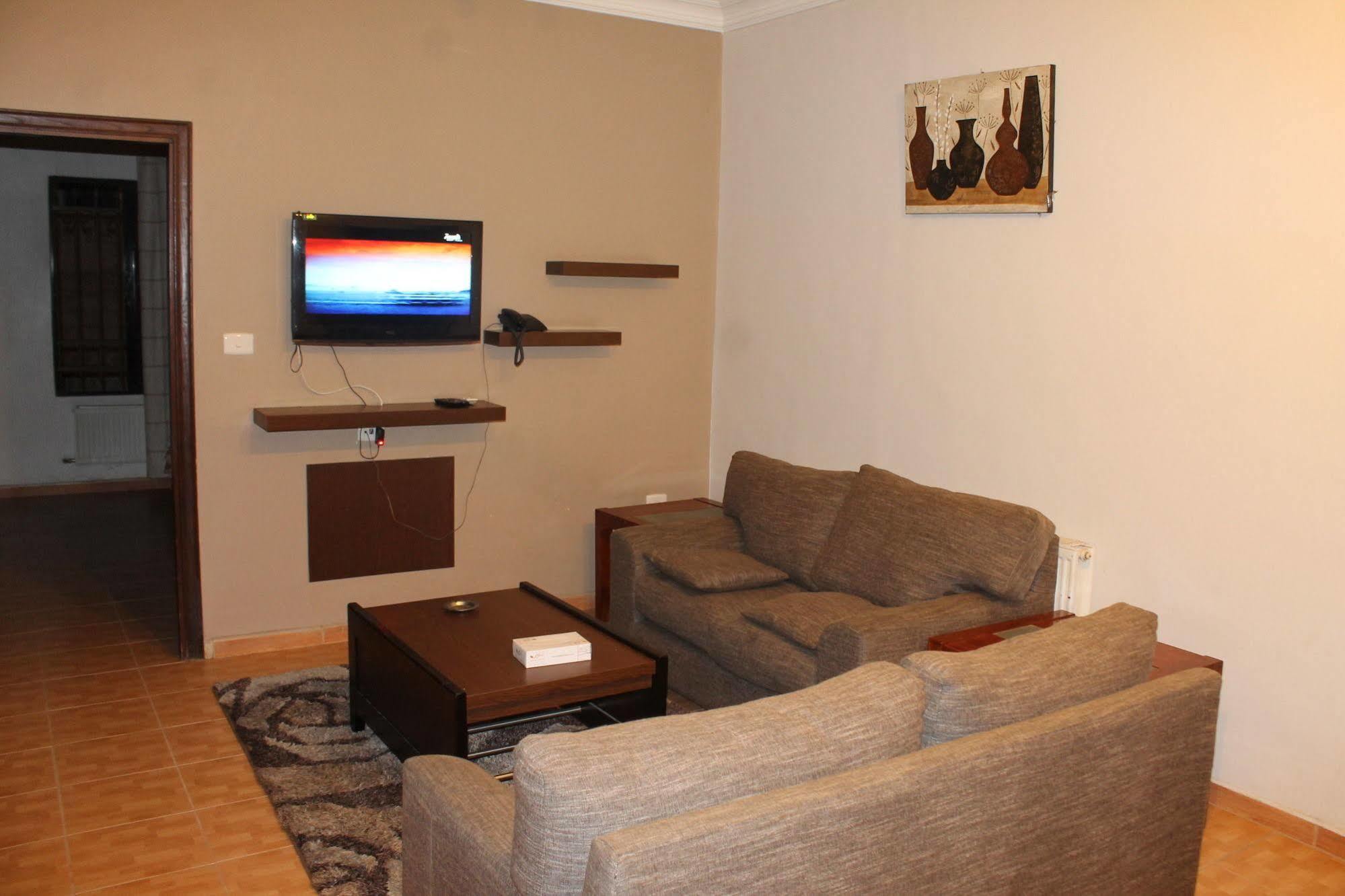 Alballouti Hotel Suites Amman Extérieur photo