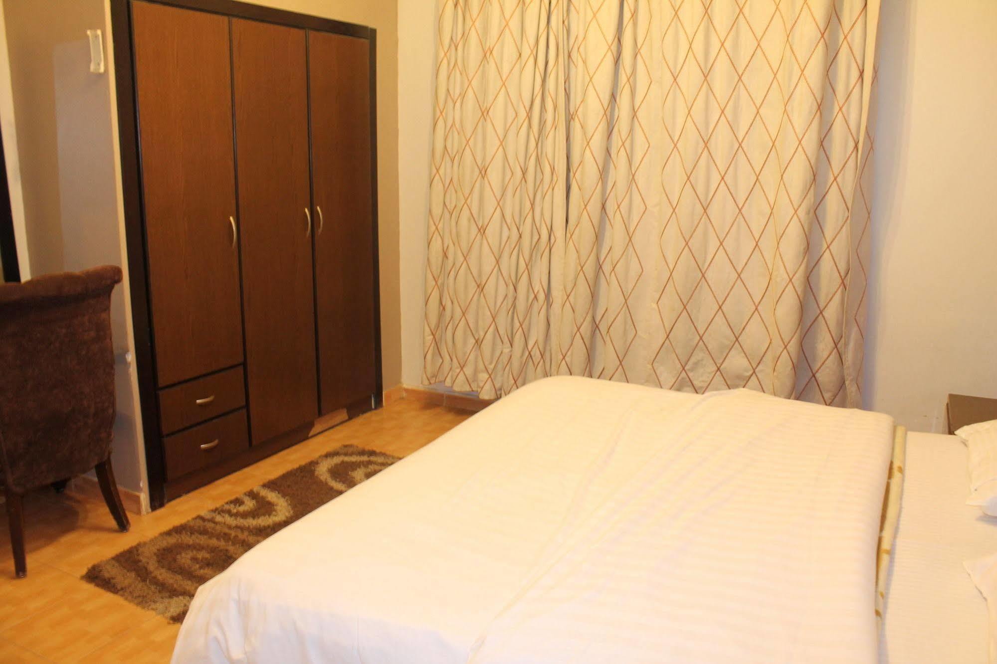 Alballouti Hotel Suites Amman Extérieur photo