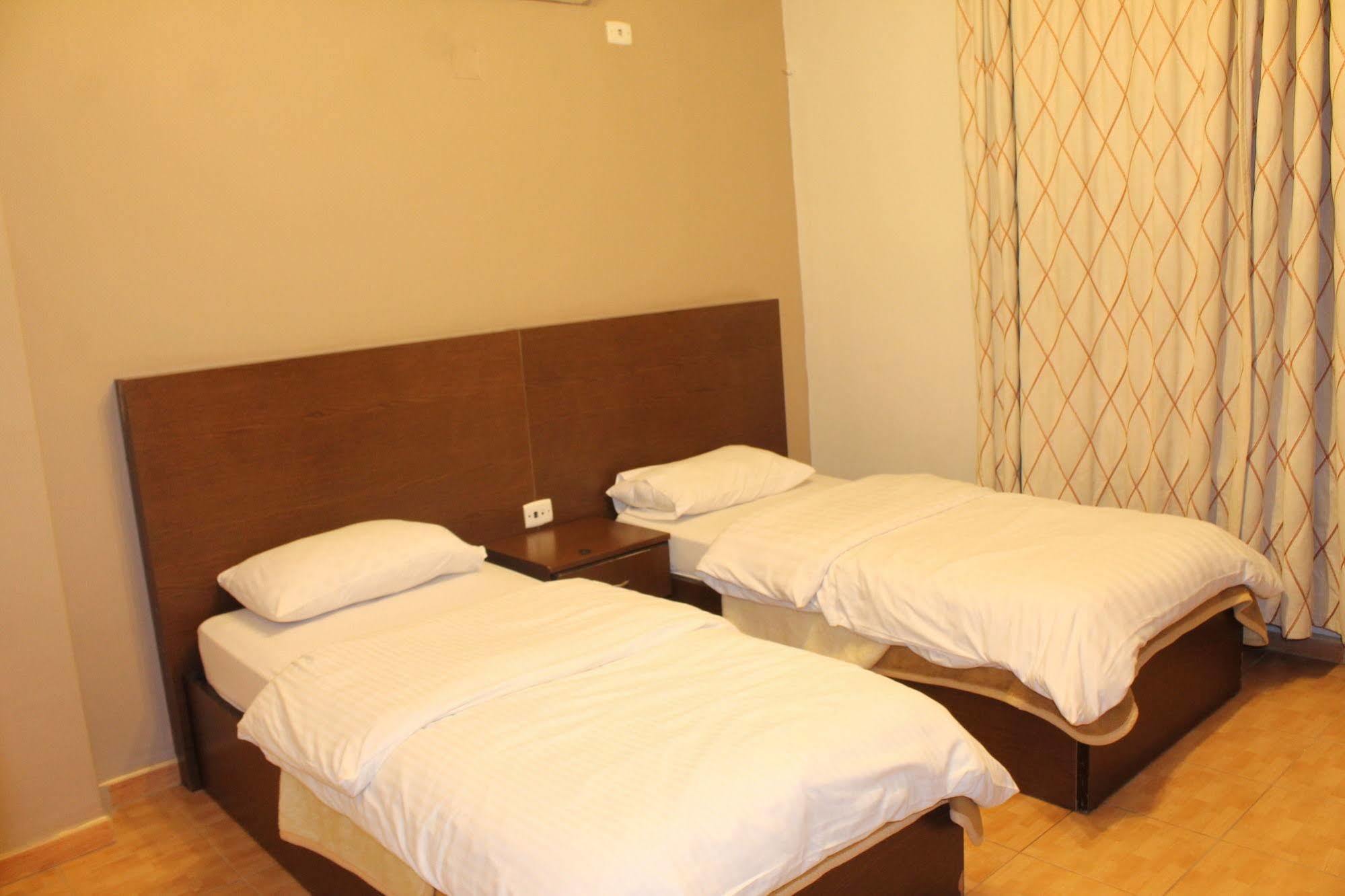 Alballouti Hotel Suites Amman Extérieur photo