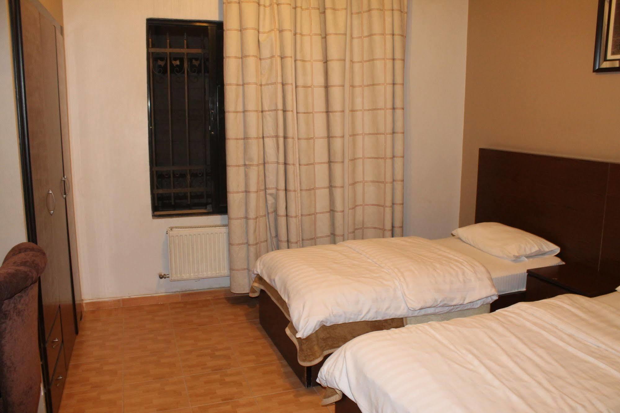 Alballouti Hotel Suites Amman Extérieur photo